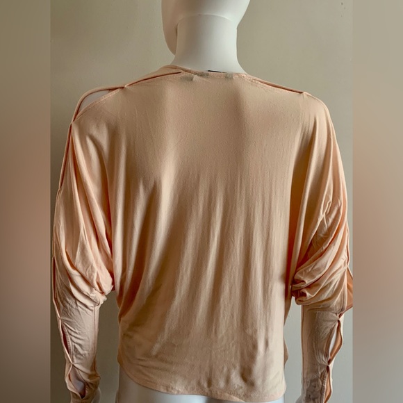 NWOT Marciano Shamay Scallop Cutout Back Top in Peach - Picture 3 of 5